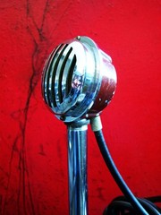 Vintage 1940’s American RC crystal microphone harp mic w cable display Astatic