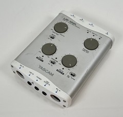 Tascam US-122L USB 2.0 Audio MIDI Interface