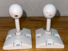 Pair Of JBL 179-00002-00 179-00002-01 Ball Mounts for Control 25 and 28 Speakers