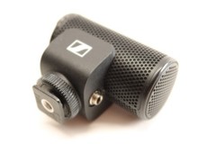 Sennheiser MKE 200 Mic with Windscreen Cables Manual Works Cosmetic Damage Loose