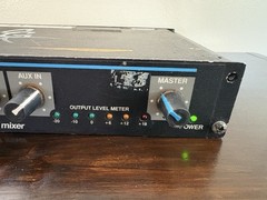 Shure 4-Channel Microphone Mixer SCM268 READ