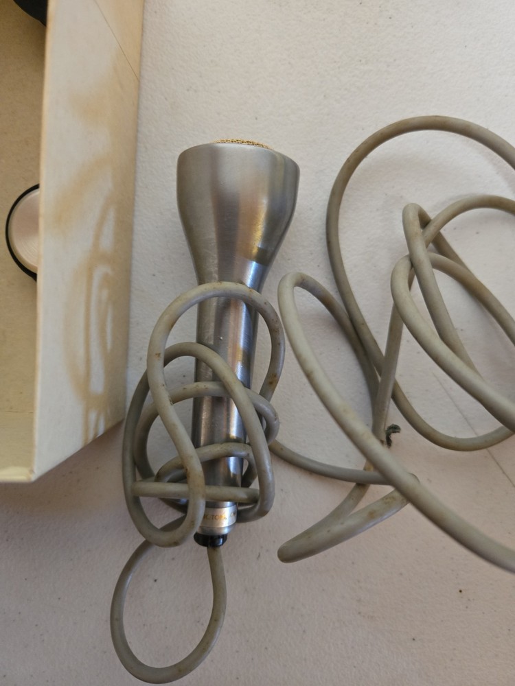 Vintage 1960s SONOTONE CM-10A Ceramic Microphone- For parts. Needs cord repaired
