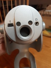 Blue Yeti Professional Multi-Pattern USB Condenser Microphone – Untested
