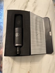 Audio-Technica AT4060 Cardioid Tube Condenser Microphone, Large Diaphragm