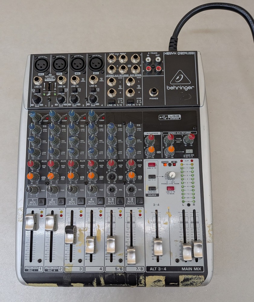 Behringer Xenyx Q1204USB 8-CH 12-Input 2/2 Bus Analog Mixer