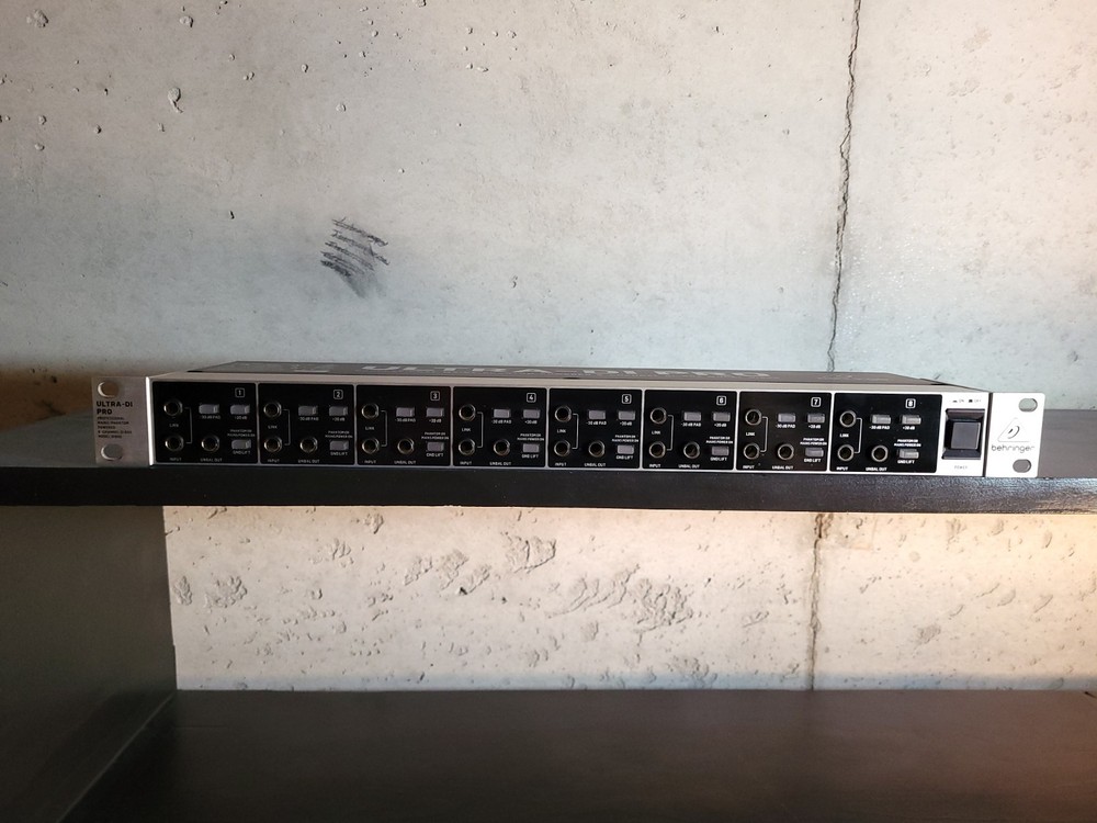 Behringer Ultra-DI Pro DI800 -Channel Direct Box