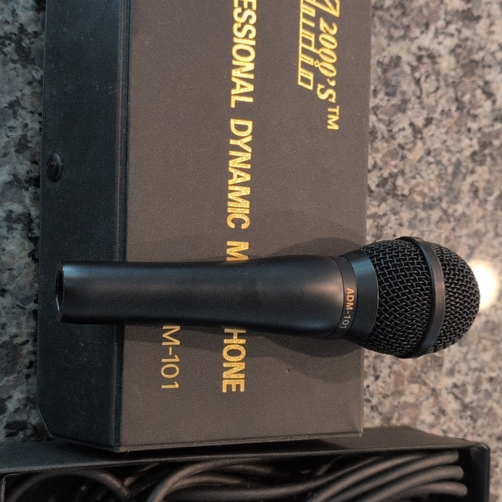 Audio2000’S ADM101 Professional Dynamic Microphones 3 units with cable