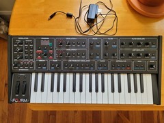 Sequential Fourm analog polyphonic synthesizer keyboard with case power supply