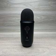 Blue Microphones Blue Yeti Professional Multi-Pattern USB Condenser Microphone