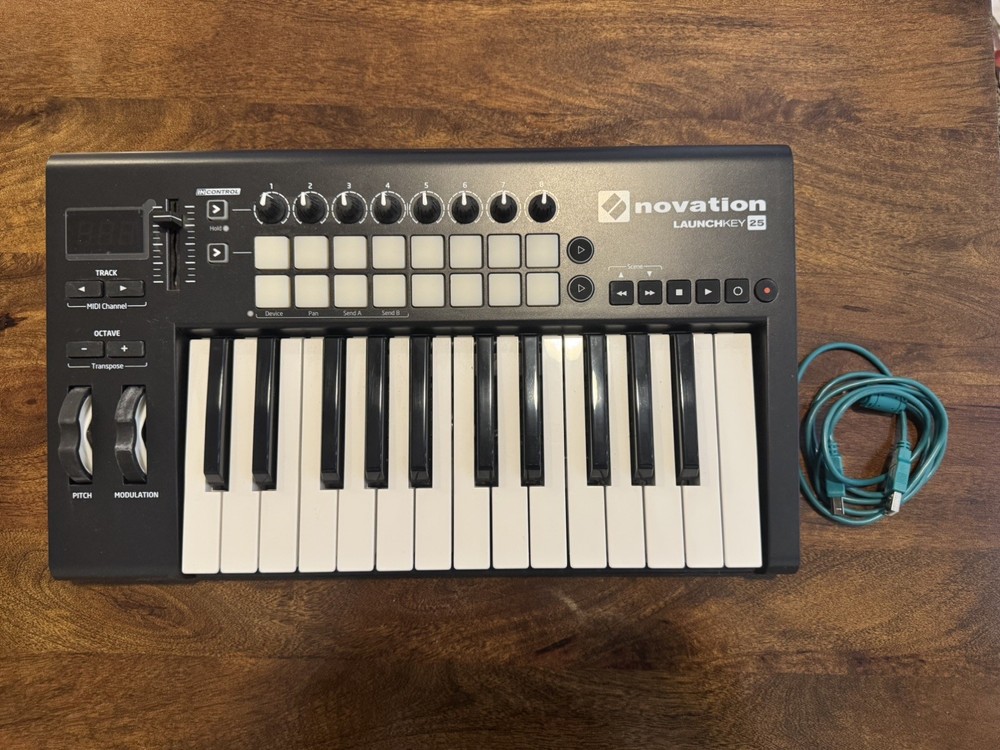 Novation Launchkey 25