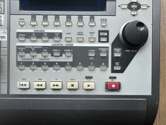 Roland VS-1824CD Digital Studio Workstation 24-Bit Multitrack Recorder