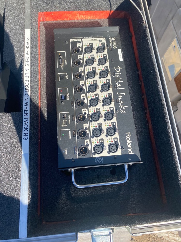 Roland S-1608 16 x 8 Digital Stage Box System