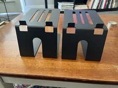New Srutueo Black Steel Desktop Speaker/Monitor Stands (2).
