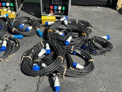 INDU 400A Power Distro PD 3PH CAM-CEE 30A-BLU5 X6, 30A-BLU3 X18 PT W/CABLE