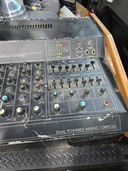 Peavey ~ XR-700 7-Channel Dual Powered Mixing console – With spring reverb