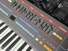 Roland JUNO-106 Polyphonic Synthesizer 61-Key Analog MIDI w/ Hard Case Manual