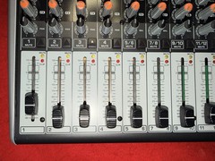 Behringer XENYX X1222USB Premium 16-Input 2/2-Bus Mixer