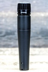 Shure SM57 Legendary Unidirectional Cardioid Dynamic Pro Instrument Microphone