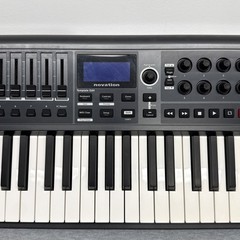 Novation Impulse 49 MIDI Keyboard Controller 49 Semi-Weighted Keys