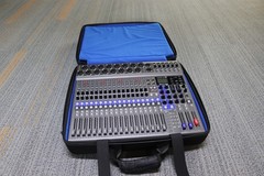 Zoom LiveTrak L-20 Digital Recording/Mixing Console