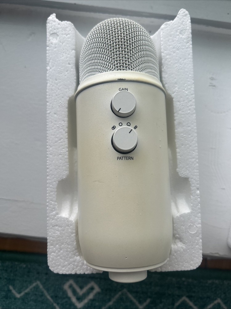 Blue Microphones Yeti USB Microphone – Whiteout Just Microphone Untested