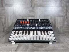 25º Stand for Arturia MicroFREAK Synthesizer – DWL – Color WHITE – US Seller