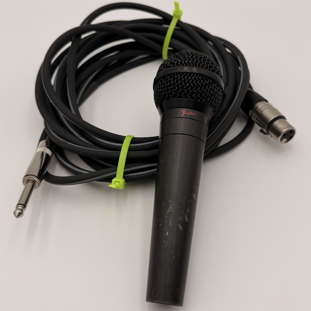 Fender P-51 Vocal Microphone Dynamic Cardioid Mic W/XLR cord