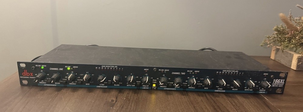 DBX 166XL 2-Channel Pro Audio 1U Rack Mount Stereo Compressor Limiter Gate