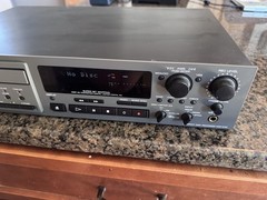 Sony CDR-W33 Professional CD Recorder / Player Rack Mountable For Parts Repair