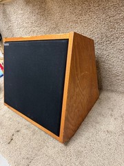 (A) SoundTech CX1 Wood Panel Wedge Monitor Speaker