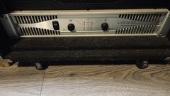 American Audio V2000 Plus Professional Power Amplifier