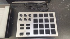 Xjam Professional MIDI Pad Controller – Ultra-Portable Aluminum Frame MIDI Dr…