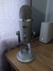 Blue Microphones Yeti Silver Logitech With Cord. EUC
