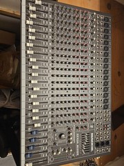 Mackie CFX20 20-Channel Mixing Console, 4-Bus, Built-In Effects, Phantom Power