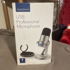 Insignia USB Professional Microphone with Stand For Podcasting