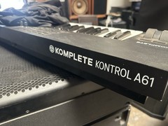 Native Instruments Komplete Kontrol A61 Smart Keyboard Controller
