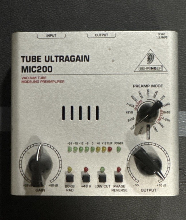 Behringer Tube Ultragain MIC200 Vacuum Tube Modeling Preamp Phantom Power MIC