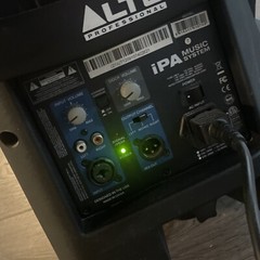 Alto Professional iPA Music System 400 watts Powered Speaker for iPad