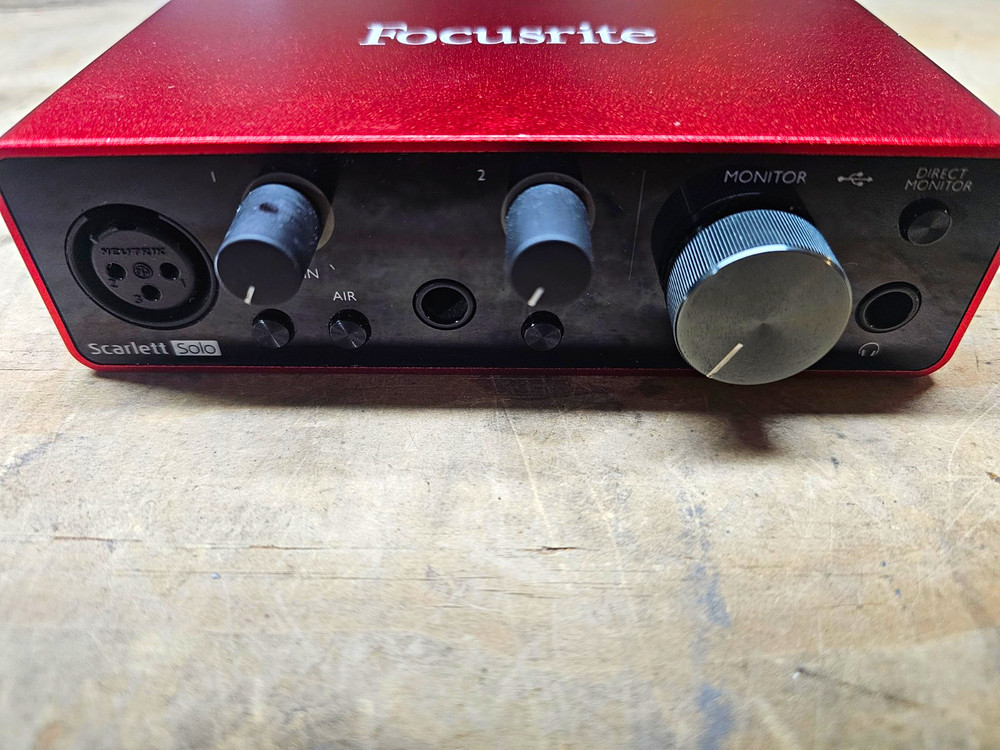 Focusrite Scarlett Solo 3rd Gen USB-C Audio Interface XLR, Line Out, Air