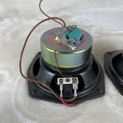 Pair of 3.5″ Speaker Drivers 8 Ohm – Untested / No Brand