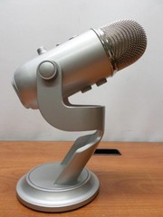 Blue Yeti Professional Multi Pattern USB Condenser Microphone Silver Edition