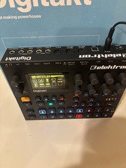 Elektron Digitakt 8-Voice Drum Computer & Sampler (Black) – Excellent Condition