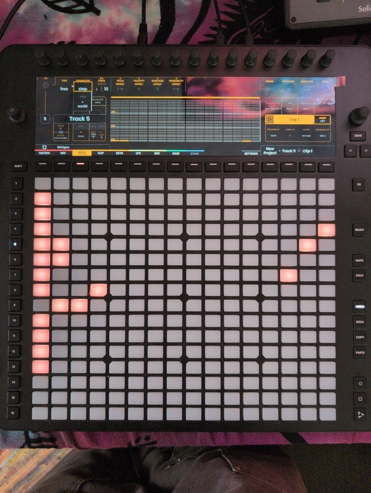 Reliq Instruments Hybrid Sequencer + Matrix Mixer (Black)