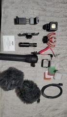 RØDE Universal Vlogger Complete Cellphone Filmmaking Kit w/ Mic, Light, Tripod