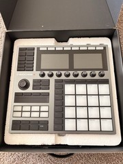 Native Instruments MASCHINE+ Standalone Production and Performance Instrument