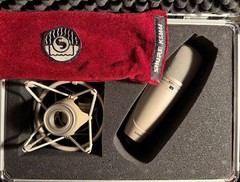 Shure KSM44 Dual Diaphragm Multi-Pattern Condenser Microphone, Shock-Mount, Case