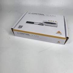 Behringer U-CONTROL UCA202 Ultra-Low Latency 2 In/2 Out USB Audio Interface