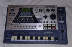 Roland Drum Machine MC-307 Groovebox Synthesizer with Power Supply