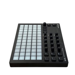 Polyend Synth Black 8-Voice Polyphonic Desktop Multi-Engine Synthesizer 9677
