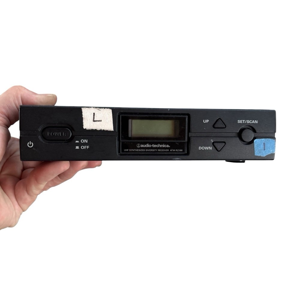 Audio-Technica UHF Synthesized Diversity Receiver ATW-R2100 655-680MHz Untested